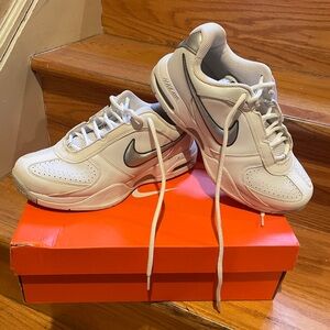 Nike Women’s Mirabella 2 Max Air White Size 7.5